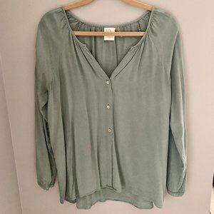Green long sleeve blouse